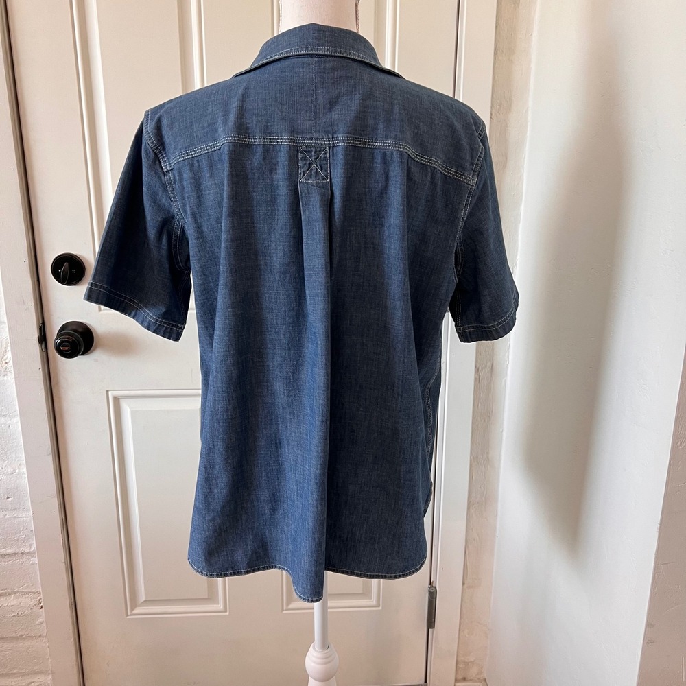 Duluth Trading Co Womens Blue Chambray Coolmax Short Sleeve Work Shirt Large - Picture 2 of 6